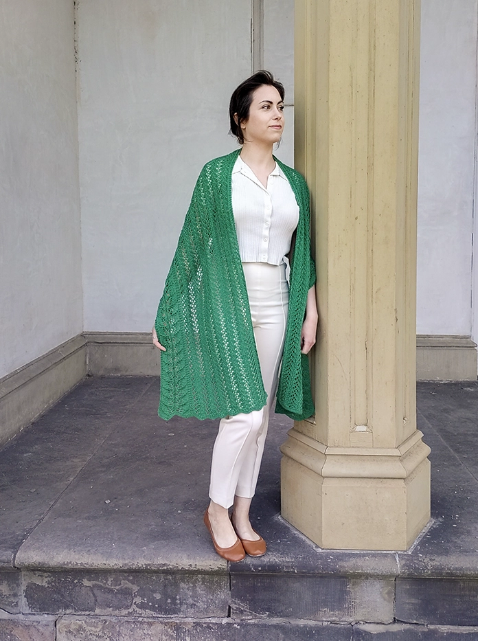 Leafy Vines Knitted Lace Wrap pattern from ANPTmag Issue 59; photo by Nancy Lekx for ANPTmag