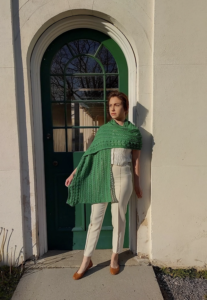 Leafy Vines Knitted Lace Wrap pattern from ANPTmag Issue 59; photo by Nancy Lekx for ANPTmag