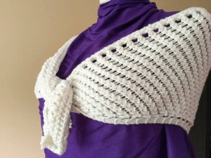 Summer lace shawl in the color Eggshell