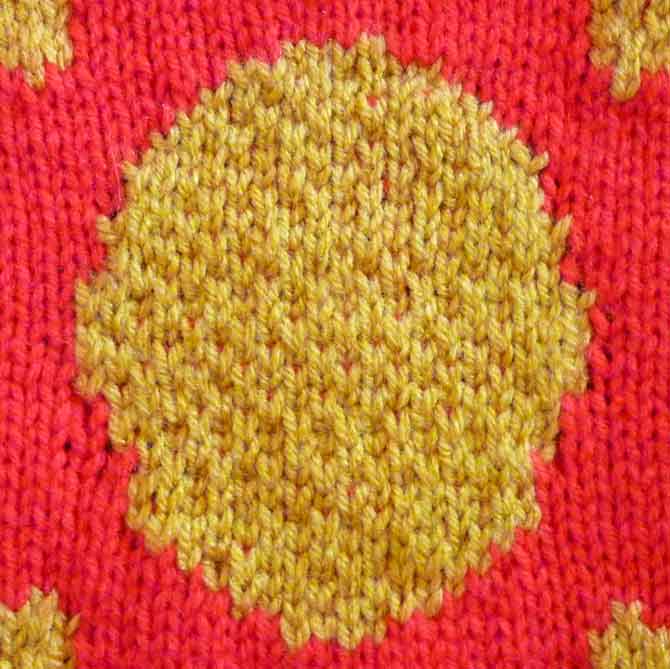 Detail of the center circle, showing the stitch distortion.