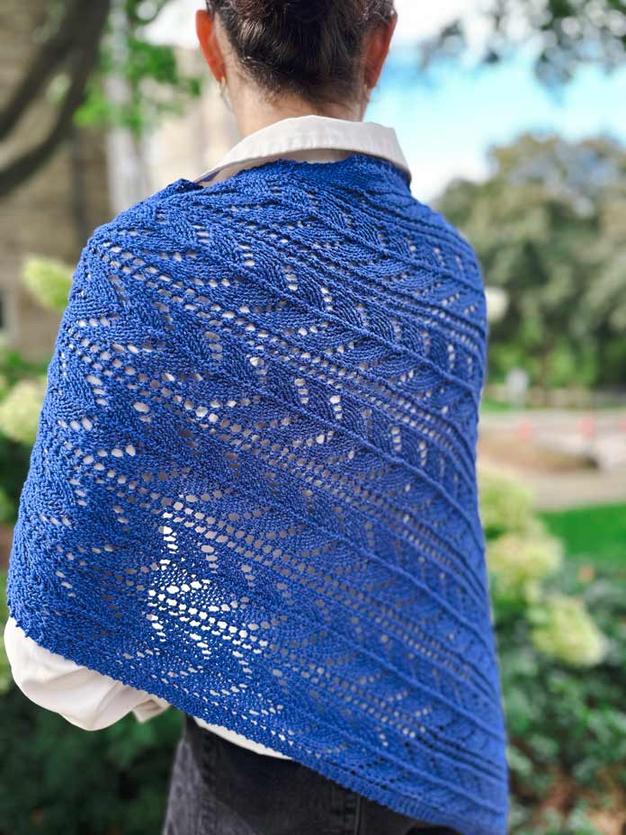 Notre Dame II Lace Shawl by Nancy Lekx for ANPTmag Issue 71; photo by Simon Pelletier for ANPTmag