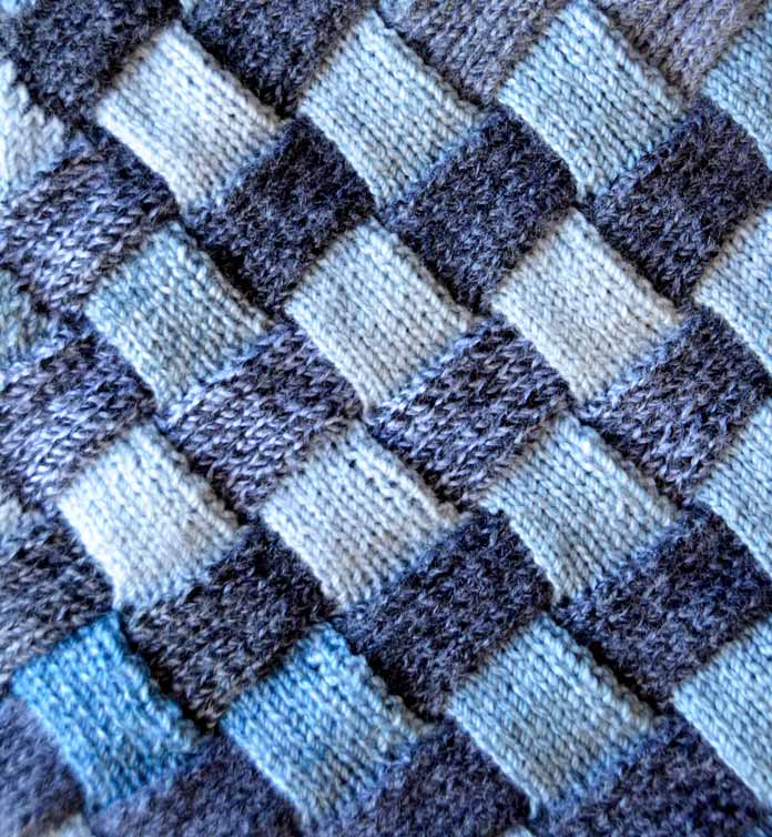 Learn to simulate woven ribbons with the entrelac technique!