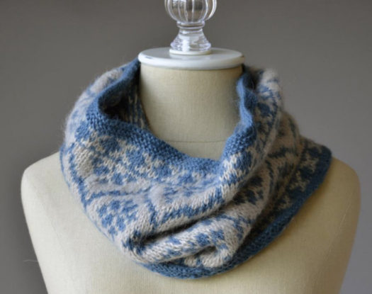 The finished product from the Templetop Cowl pattern. In the colors Caspian and Lunar.
